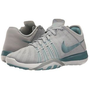 Nike Free TR 6